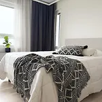 Cozy With 2br And Sauna Appartement