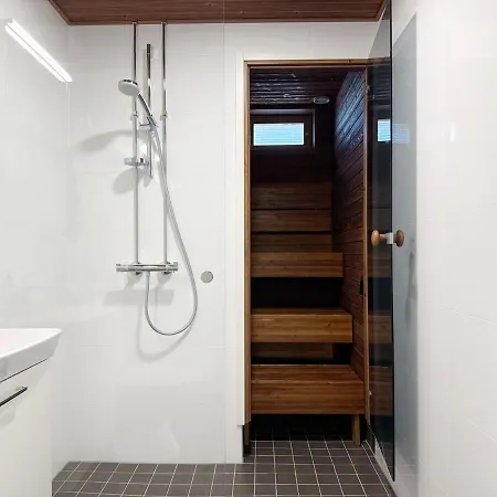 Cozy With 2br And Sauna 奥卢